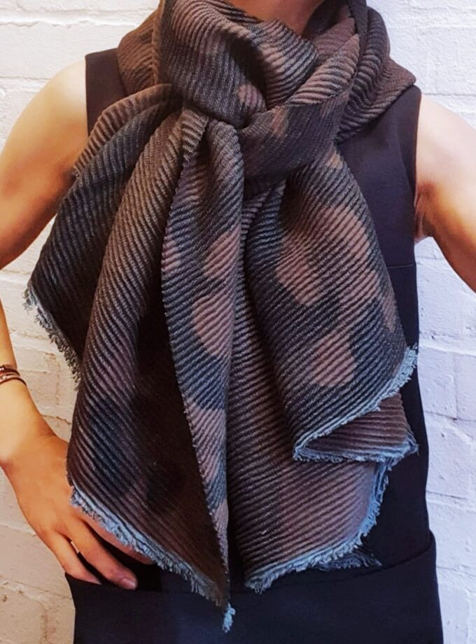 Crinkle Reversible Leopard Pattern