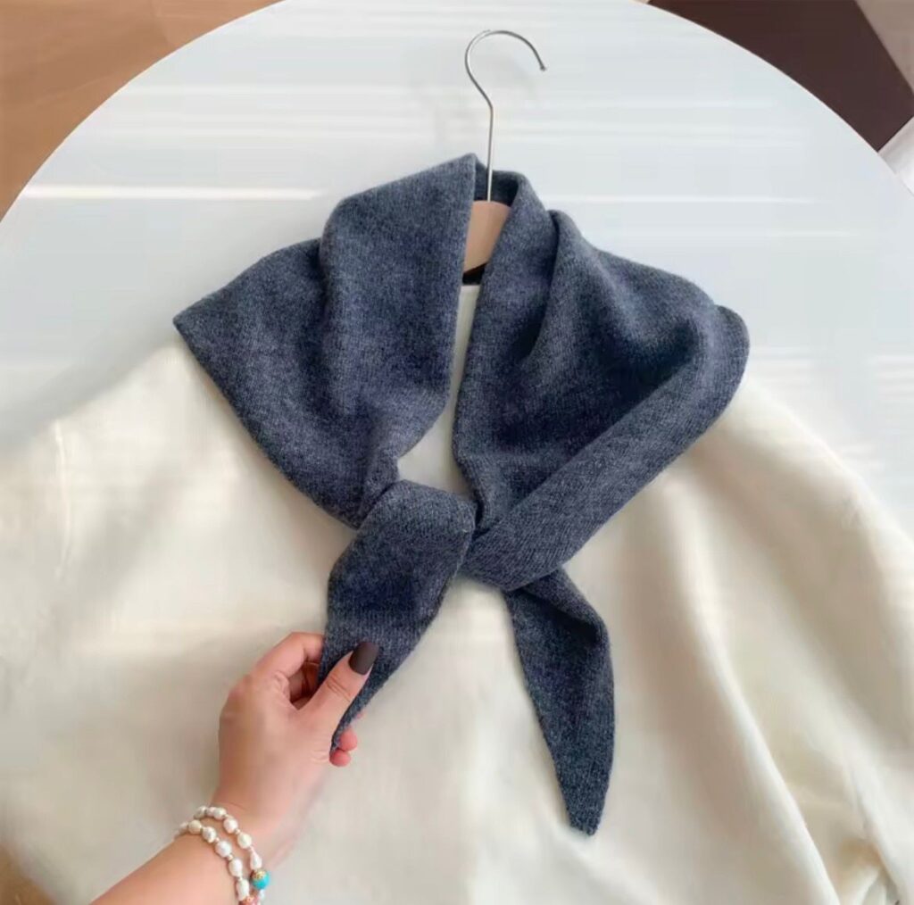 Triangle neckerchief scarf - Miss Lark