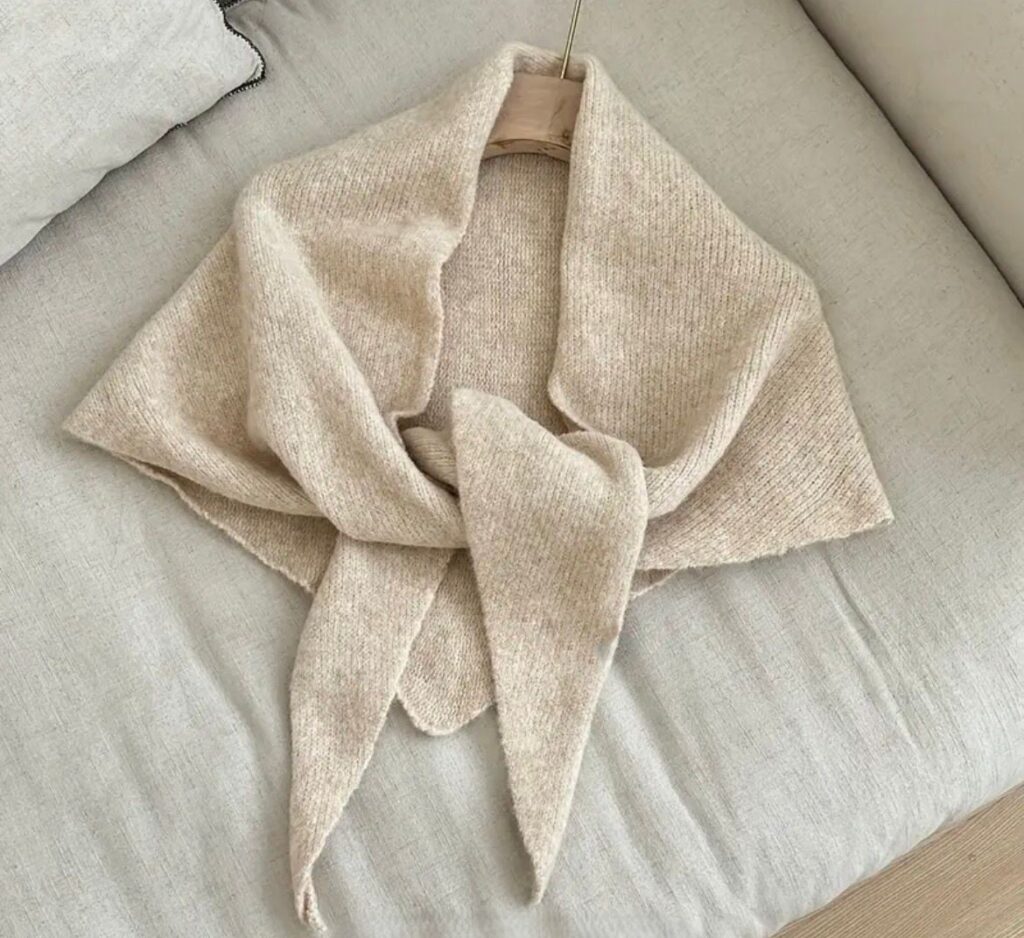 Triangle neckerchief scarf - Miss Lark