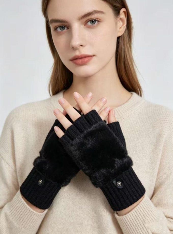 Fingerless gloves with fur